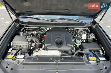 Внедорожник / Кроссовер Toyota Land Cruiser Prado 2022 в 