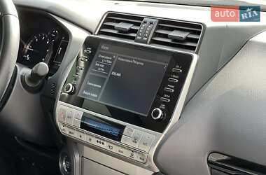 Внедорожник / Кроссовер Toyota Land Cruiser Prado 2022 в 