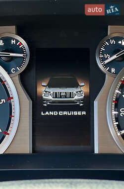 Внедорожник / Кроссовер Toyota Land Cruiser Prado 2022 в 
