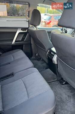 Позашляховик / Кросовер Toyota Land Cruiser Prado 2022 в 