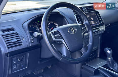 Внедорожник / Кроссовер Toyota Land Cruiser Prado 2021 в 