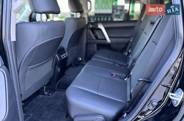 Внедорожник / Кроссовер Toyota Land Cruiser Prado 2021 в 