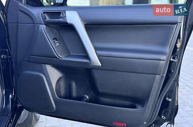 Внедорожник / Кроссовер Toyota Land Cruiser Prado 2021 в 