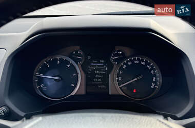 Внедорожник / Кроссовер Toyota Land Cruiser Prado 2021 в 