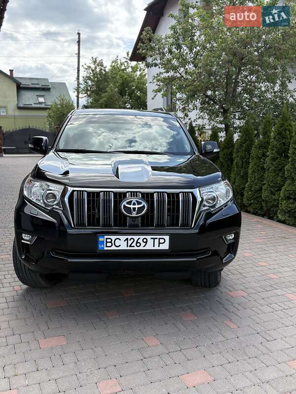 Внедорожник / Кроссовер Toyota Land Cruiser Prado 2018 в Новояворовске
