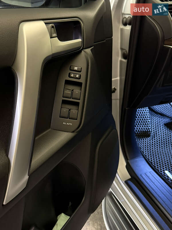 Позашляховик / Кросовер Toyota Land Cruiser Prado 2021 в Новомосковську фото 57 Позашляховик / Кросовер Toyota Land Cruiser Prado 2021 в Новомосковську