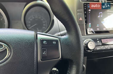 Позашляховик / Кросовер Toyota Land Cruiser Prado 2010 в 