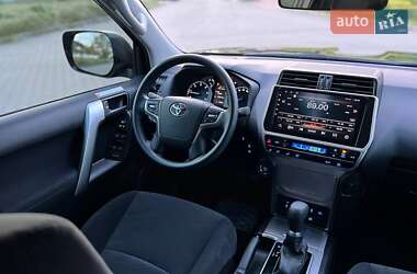 Внедорожник / Кроссовер Toyota Land Cruiser Prado 2022 в 
