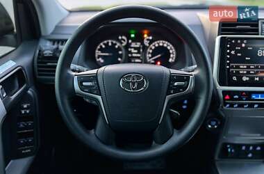 Внедорожник / Кроссовер Toyota Land Cruiser Prado 2022 в 