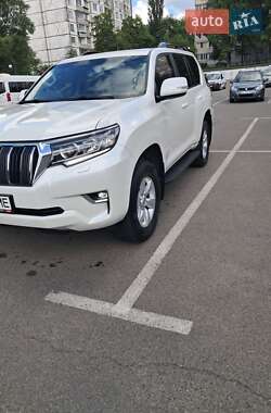 Внедорожник / Кроссовер Toyota Land Cruiser Prado 2019 в Киеве
