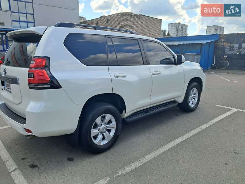 Внедорожник / Кроссовер Toyota Land Cruiser Prado 2019 в Киеве