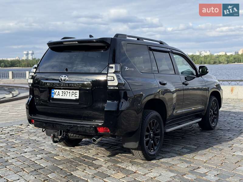 Позашляховик / Кросовер Toyota Land Cruiser Prado 2022 в Києві
