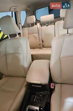 Внедорожник / Кроссовер Toyota Land Cruiser Prado 2014 в 