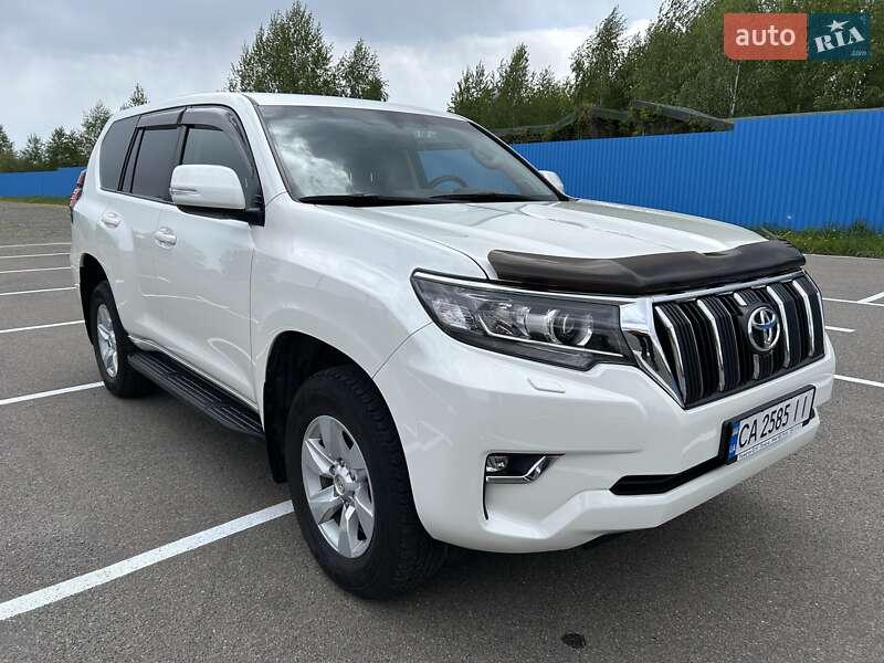 Внедорожник / Кроссовер Toyota Land Cruiser Prado 2018 в 
