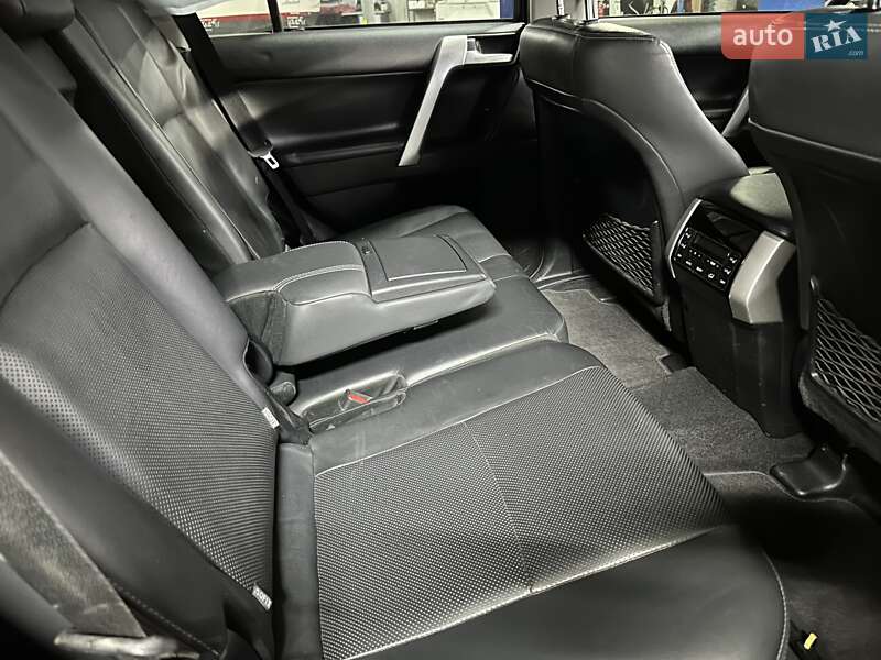 Внедорожник / Кроссовер Toyota Land Cruiser Prado 2019 в Днепре