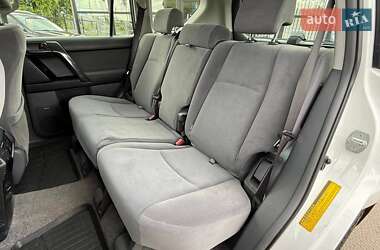 Внедорожник / Кроссовер Toyota Land Cruiser Prado 2012 в 