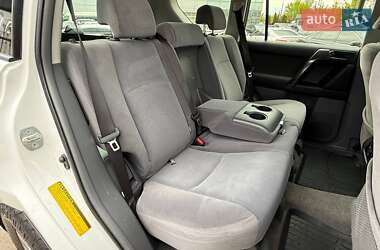 Внедорожник / Кроссовер Toyota Land Cruiser Prado 2012 в 