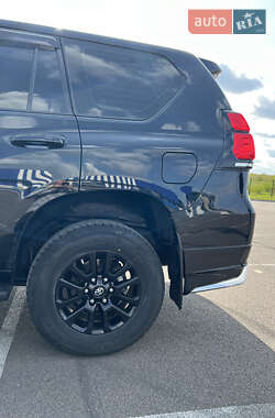 Позашляховик / Кросовер Toyota Land Cruiser Prado 2021 в 