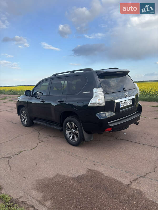 Внедорожник / Кроссовер Toyota Land Cruiser Prado 2012 в Новгород-Северском