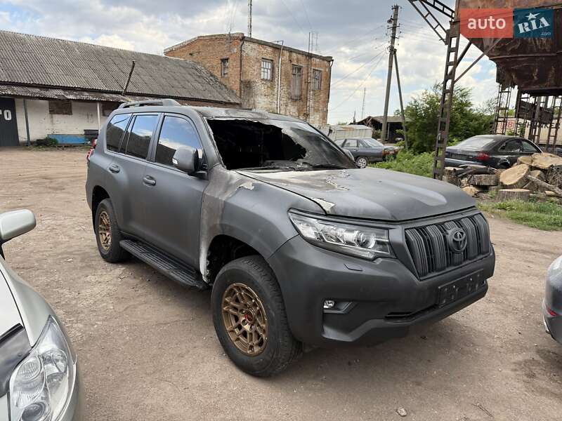 Позашляховик / Кросовер Toyota Land Cruiser Prado 2020 в 