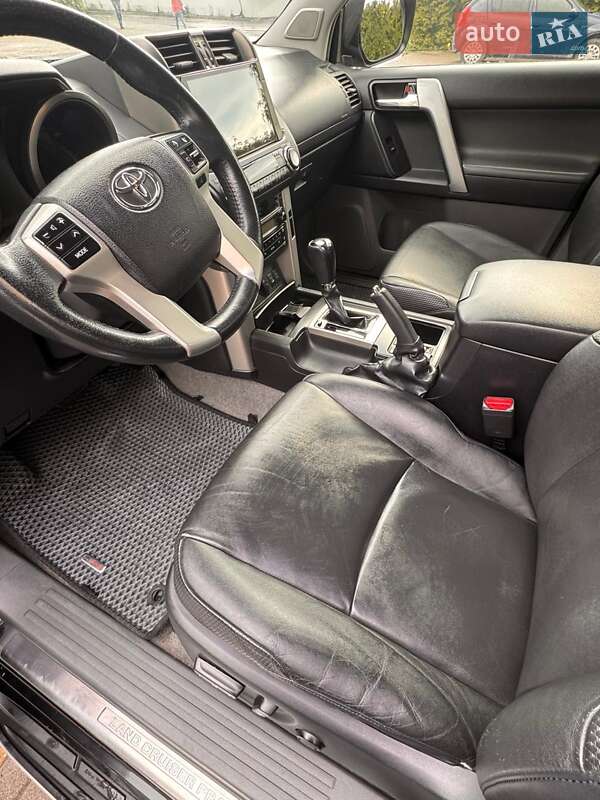Внедорожник / Кроссовер Toyota Land Cruiser Prado 2012 в Львове фото 12 Внедорожник / Кроссовер Toyota Land Cruiser Prado 2012 в Львове