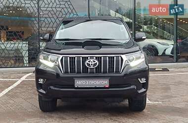 Позашляховик / Кросовер Toyota Land Cruiser Prado 2021 в 