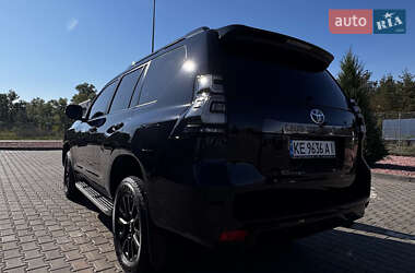 Позашляховик / Кросовер Toyota Land Cruiser Prado 2021 в 