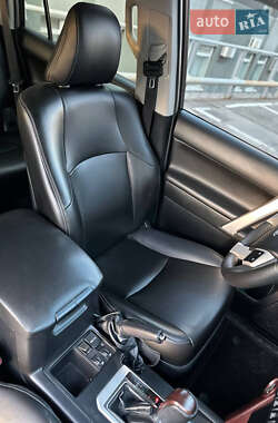 Позашляховик / Кросовер Toyota Land Cruiser Prado 2015 в 