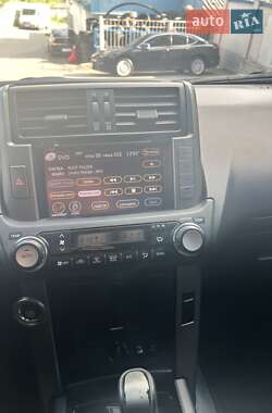 Позашляховик / Кросовер Toyota Land Cruiser Prado 2013 в 