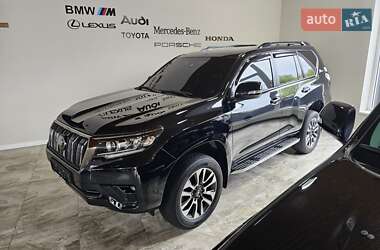 Внедорожник / Кроссовер Toyota Land Cruiser Prado 2022 в 