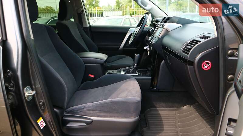 Внедорожник / Кроссовер Toyota Land Cruiser Prado 2016 в Киеве