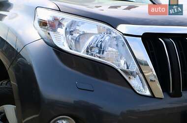 Позашляховик / Кросовер Toyota Land Cruiser Prado 2016 в 
