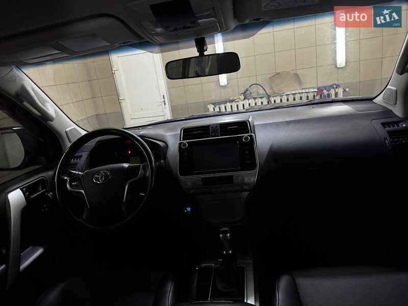 Позашляховик / Кросовер Toyota Land Cruiser Prado 2019 в Умані