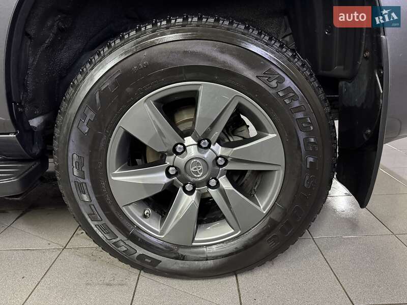 Позашляховик / Кросовер Toyota Land Cruiser Prado 2019 в Умані