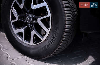 Позашляховик / Кросовер Toyota Land Cruiser Prado 2013 в 