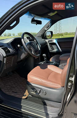 Внедорожник / Кроссовер Toyota Land Cruiser Prado 2023 в 