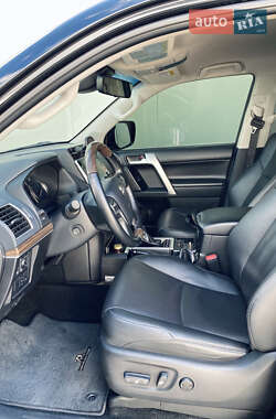 Позашляховик / Кросовер Toyota Land Cruiser Prado 2021 в 