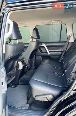 Позашляховик / Кросовер Toyota Land Cruiser Prado 2021 в 