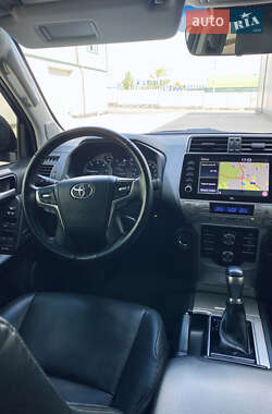 Позашляховик / Кросовер Toyota Land Cruiser Prado 2021 в 