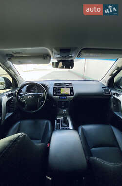 Позашляховик / Кросовер Toyota Land Cruiser Prado 2021 в 