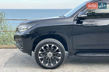 Внедорожник / Кроссовер Toyota Land Cruiser Prado 2020 в 