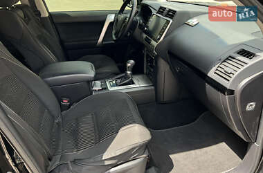 Внедорожник / Кроссовер Toyota Land Cruiser Prado 2023 в 