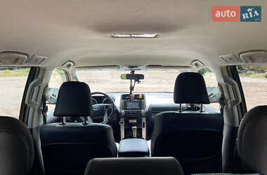 Позашляховик / Кросовер Toyota Land Cruiser Prado 2012 в 