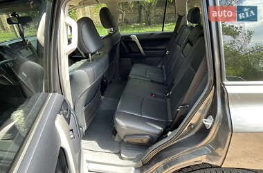 Позашляховик / Кросовер Toyota Land Cruiser Prado 2012 в 