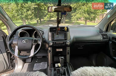 Позашляховик / Кросовер Toyota Land Cruiser Prado 2012 в 