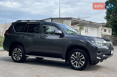 Внедорожник / Кроссовер Toyota Land Cruiser Prado 2022 в 