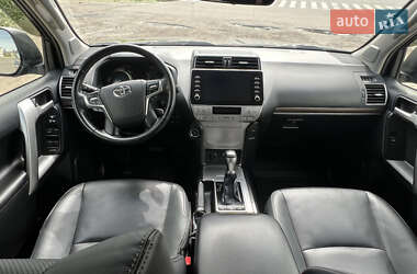 Внедорожник / Кроссовер Toyota Land Cruiser Prado 2022 в 
