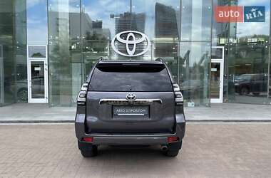 Внедорожник / Кроссовер Toyota Land Cruiser Prado 2022 в 