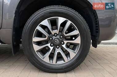 Внедорожник / Кроссовер Toyota Land Cruiser Prado 2022 в 
