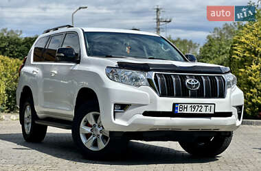 Позашляховик / Кросовер Toyota Land Cruiser Prado 2018 в 